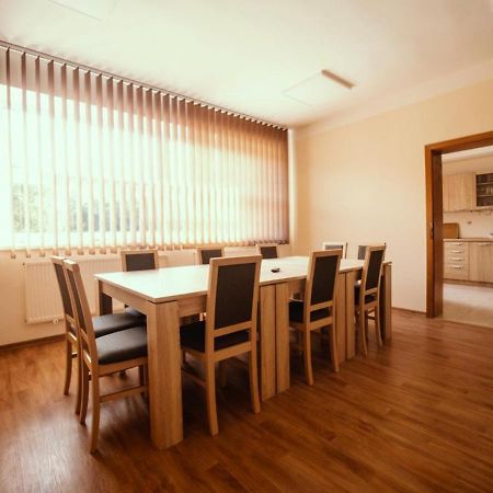 Pyramida Broumov Aparthotel Екстериор снимка