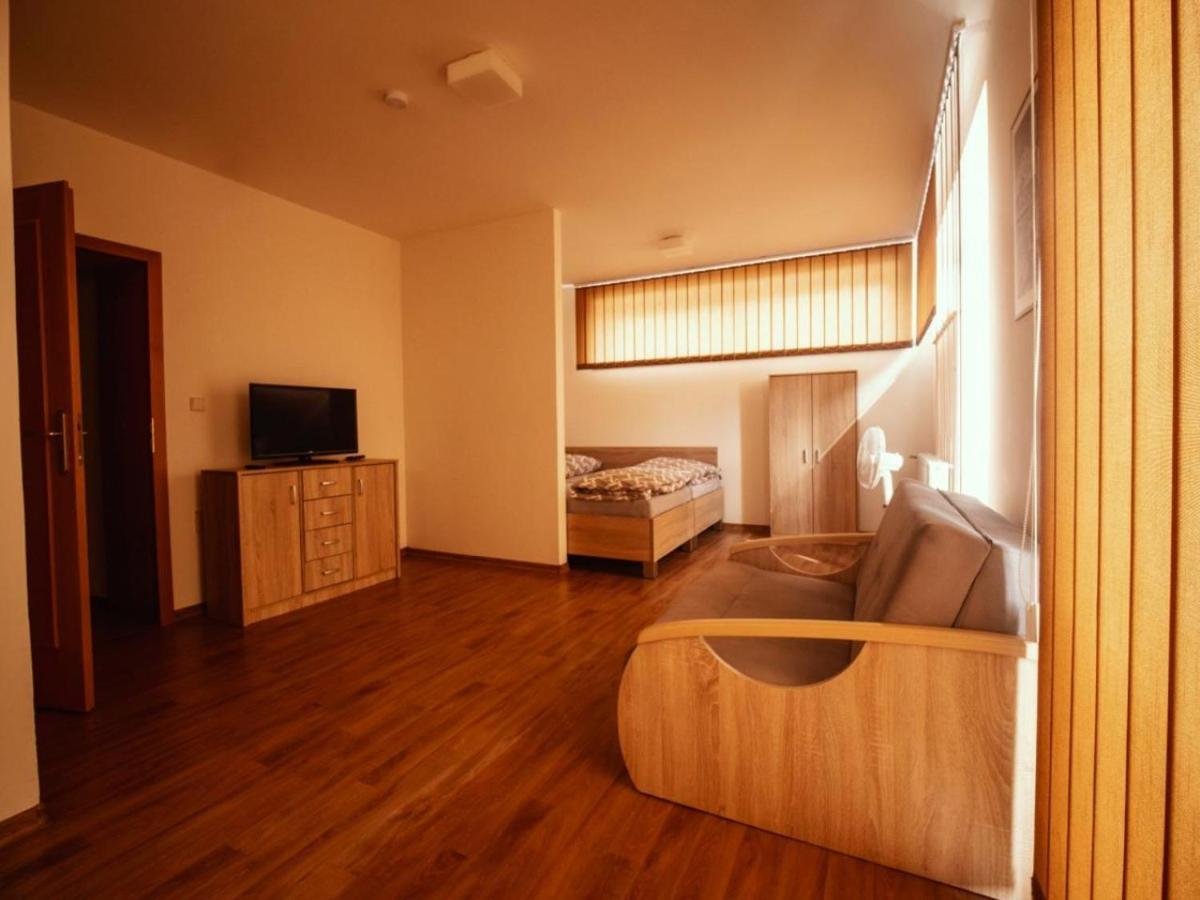 Pyramida Broumov Aparthotel Екстериор снимка