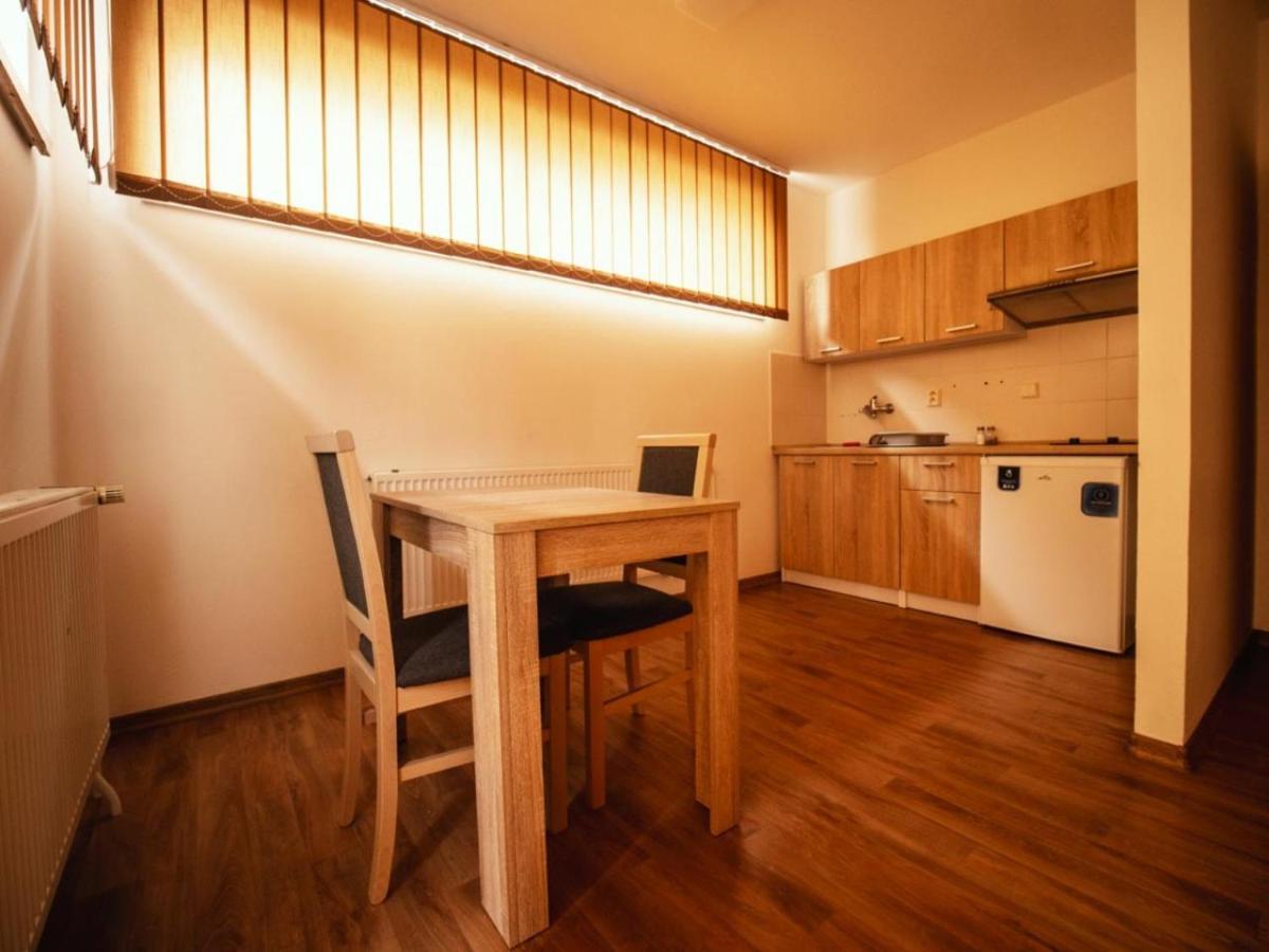 Pyramida Broumov Aparthotel Екстериор снимка